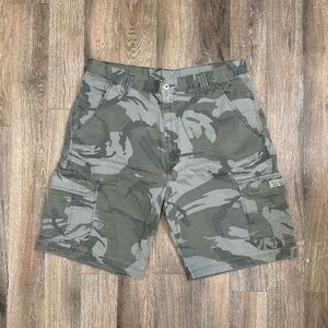 Wrangler camo shorts
